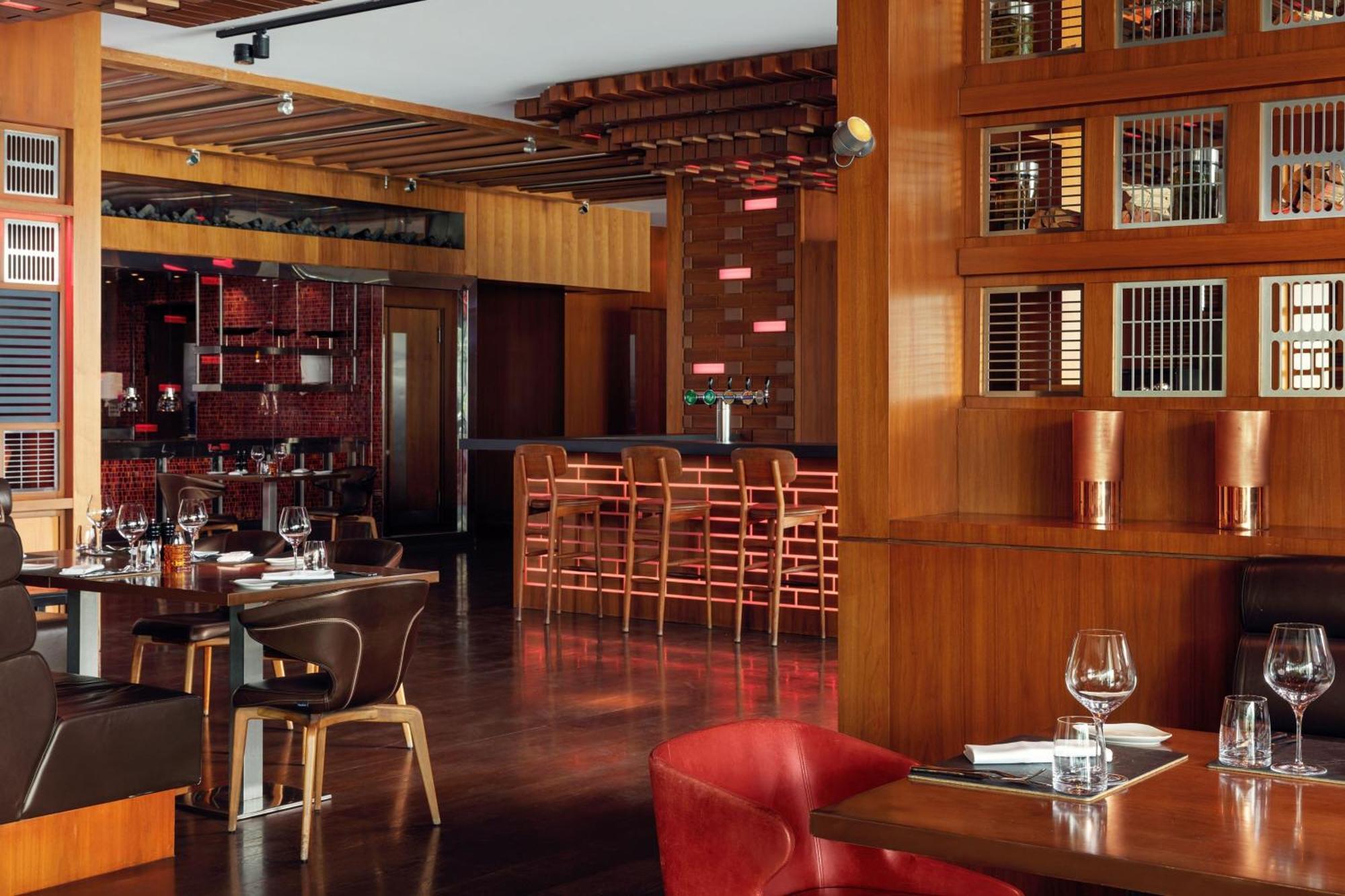 Jw Marriott Absheron Baku Hotel Exterior photo Interior of a PF. Chang's restaurant