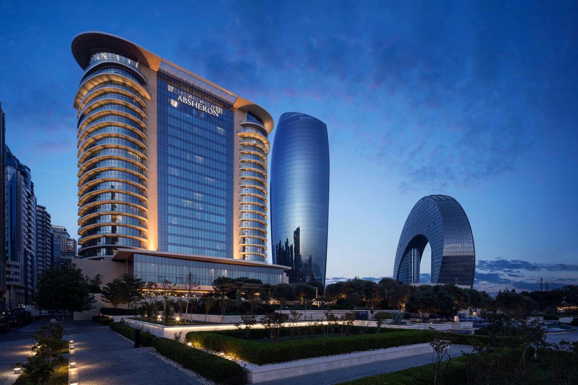 Jw Marriott Absheron Baku Hotel Exterior photo The hotel at dusk