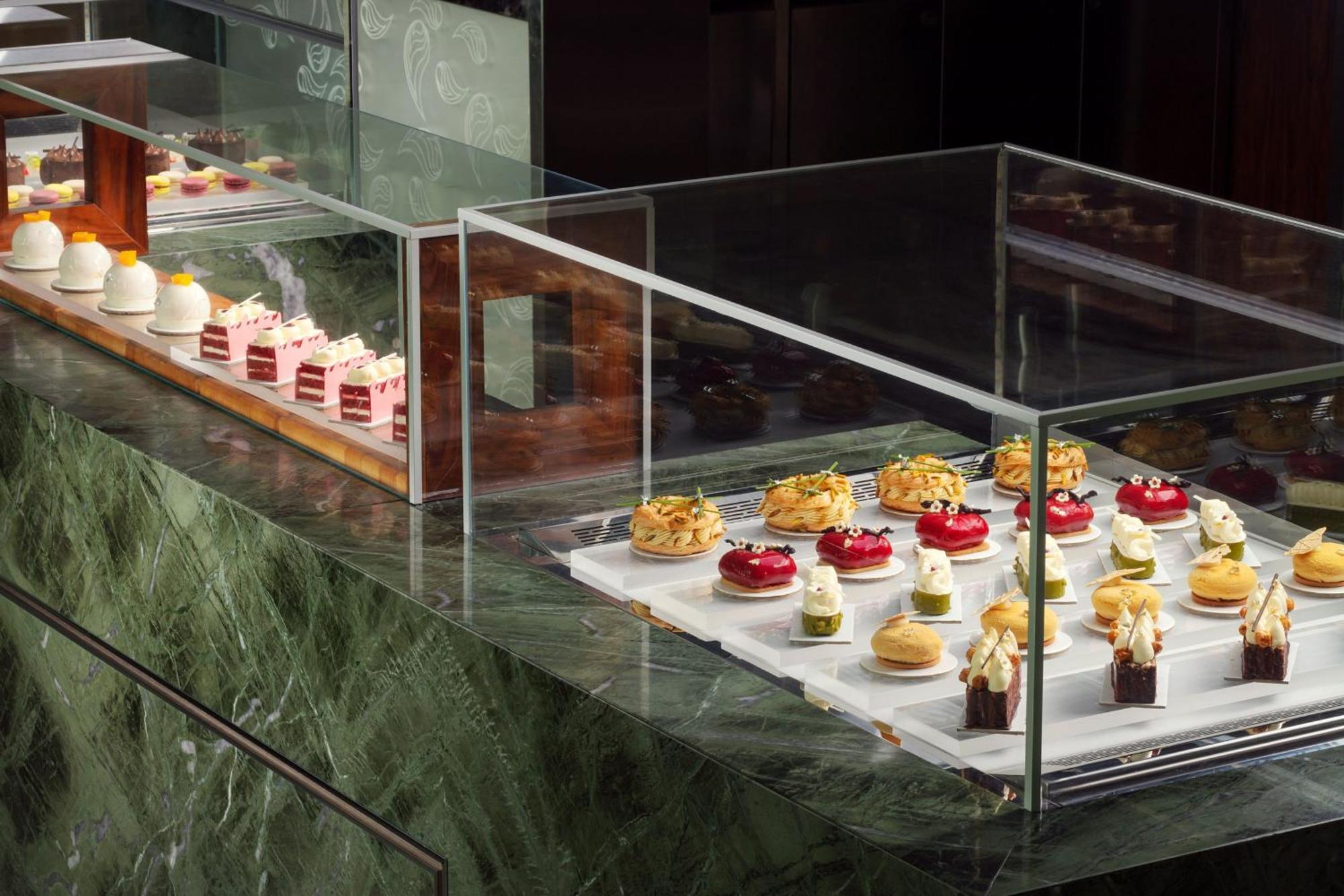 Jw Marriott Absheron Baku Hotel Exterior photo A display case