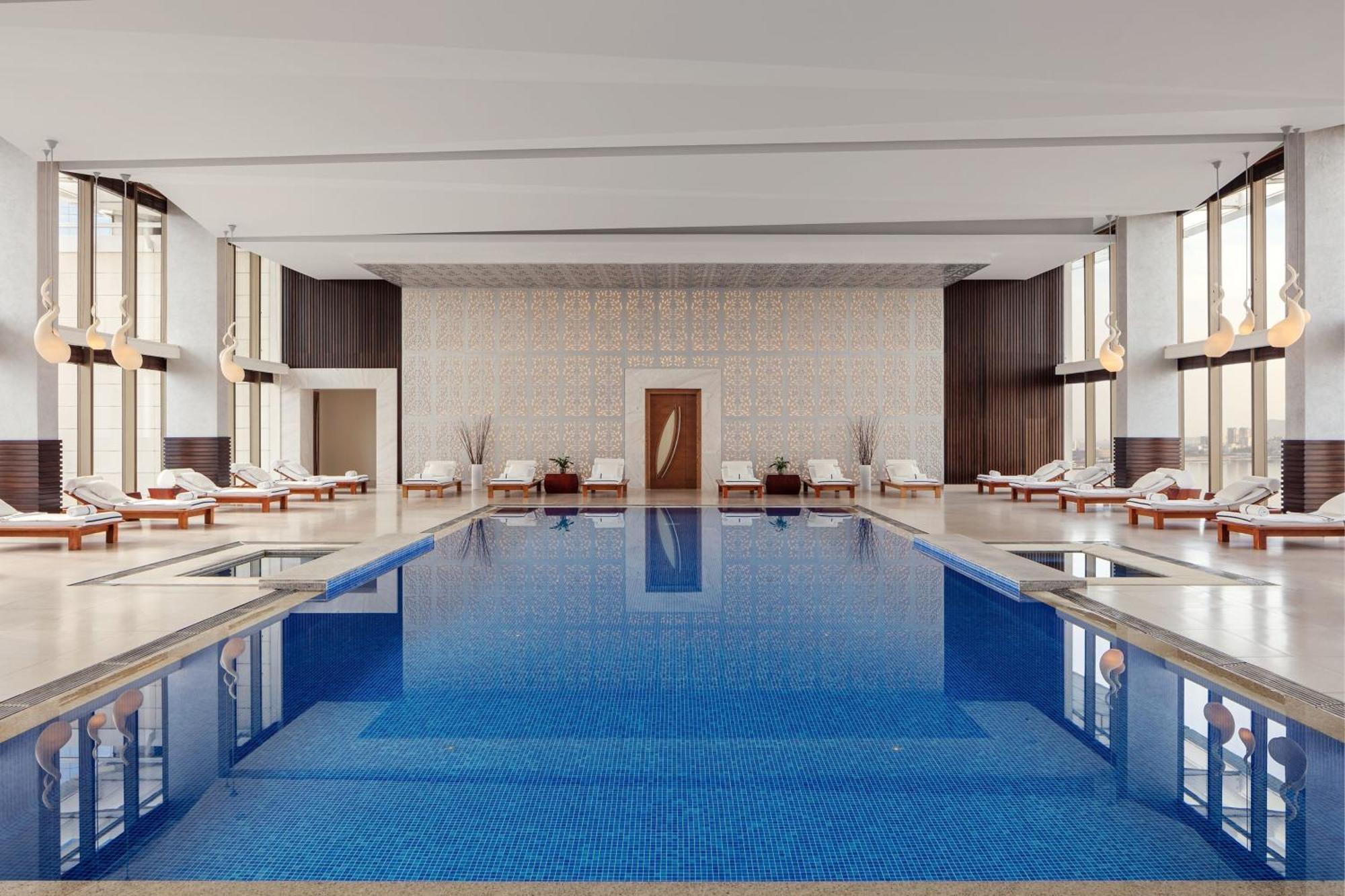 Jw Marriott Absheron Baku Hotel Exterior photo The pool at The Concourse